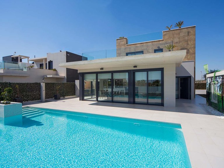 Villa for Sale in San Miguel de Salinas, Alicante 1