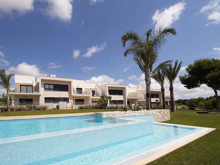 Villa for Sale in Pilar de la Horadada, Alicante 1