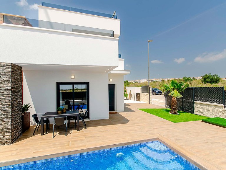 Villa for Sale in Los Montesinos, Alicante 2