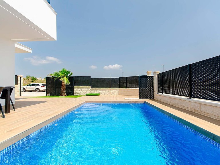 Villa for Sale in Los Montesinos, Alicante 3