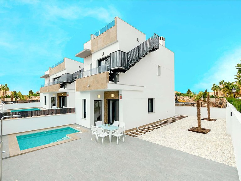 Villa for Sale in Torrevieja, Alicante 1