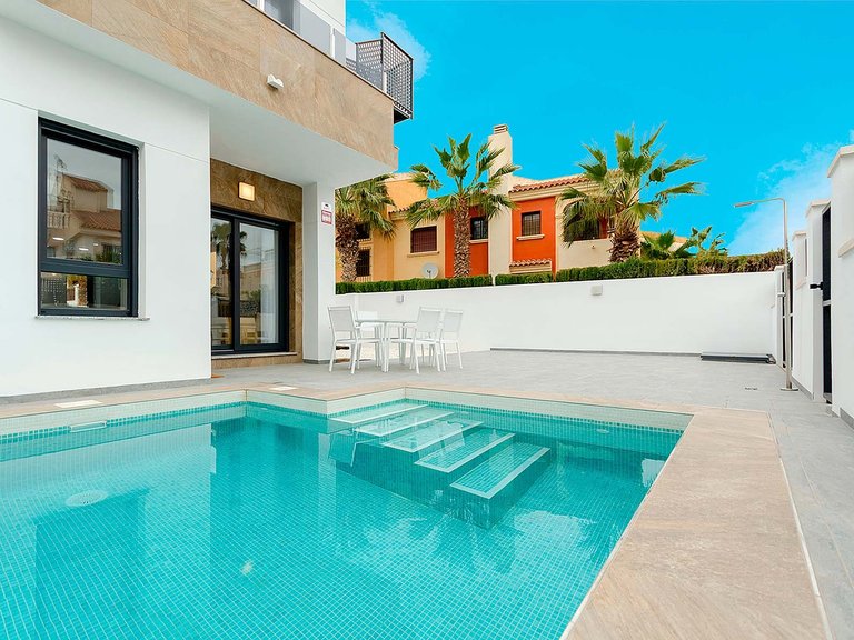 Villa for Sale in Torrevieja, Alicante 2