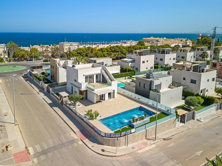 Villa for Sale in Orihuela Costa, Alicante 2