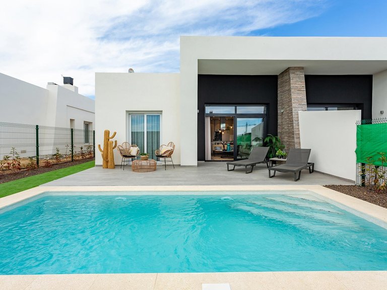 Villa for Sale in Algorfa, Alicante 1