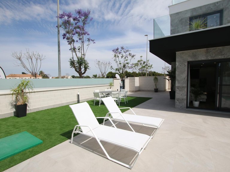 Villa for Sale in Pilar de la Horadada, Alicante 29