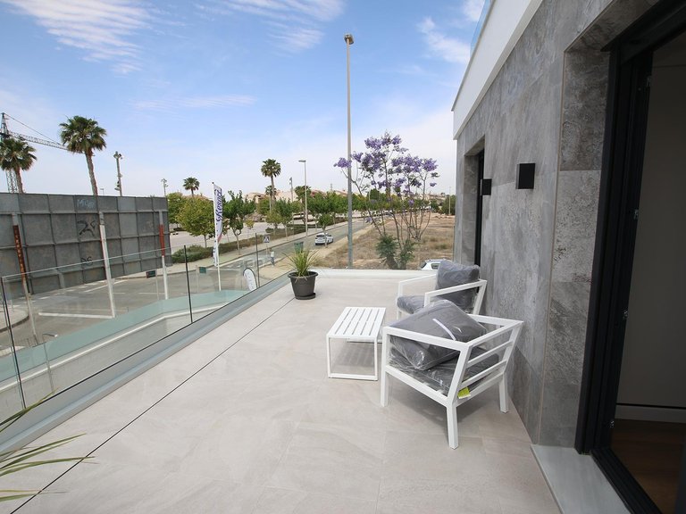 Villa for Sale in Pilar de la Horadada, Alicante 18