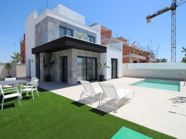 Villa for Sale in Pilar de la Horadada, Alicante 26