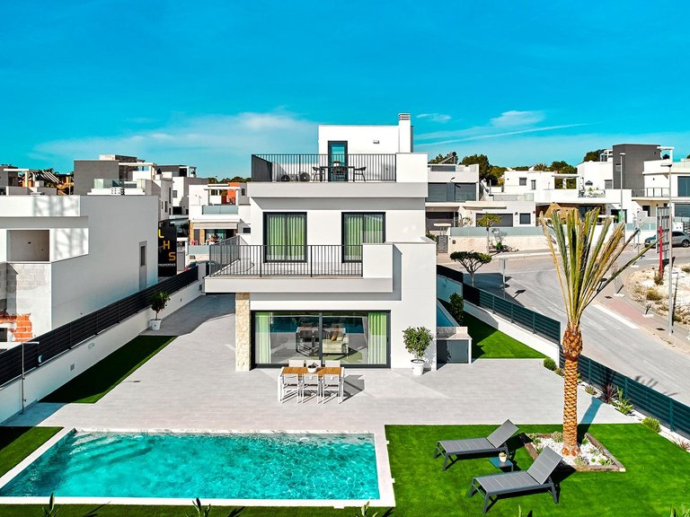 Villa for Sale in San Miguel de Salinas, Alicante 3