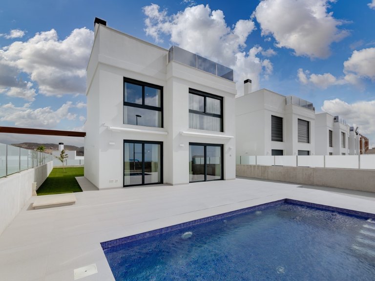 Villa for Sale in Mutxamel, Alicante 1