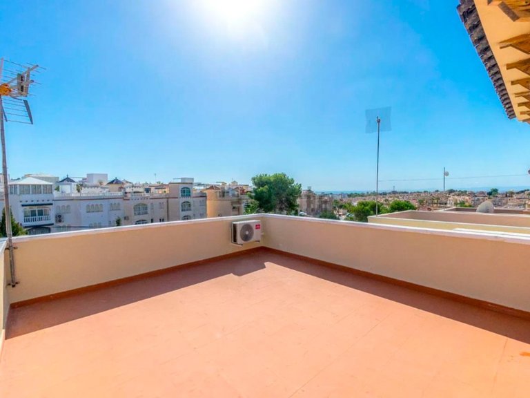 Villa for Sale in San Miguel de Salinas, Alicante 32