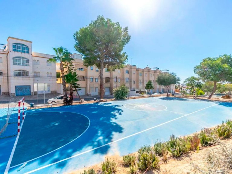 Villa for Sale in San Miguel de Salinas, Alicante 35