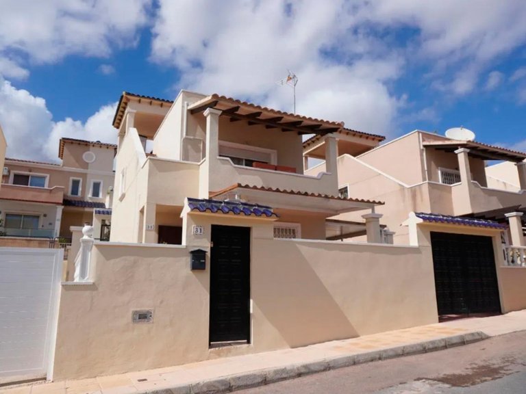Villa for Sale in San Miguel de Salinas, Alicante 1