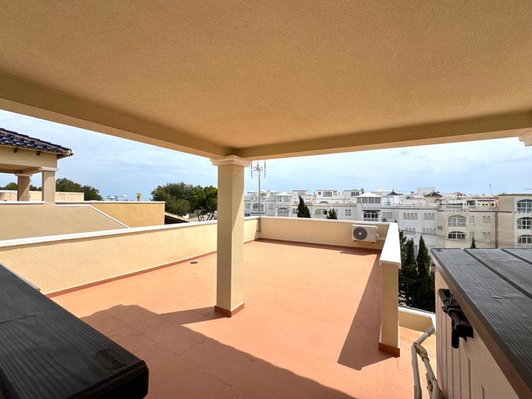 Villa for Sale in San Miguel de Salinas, Alicante 30