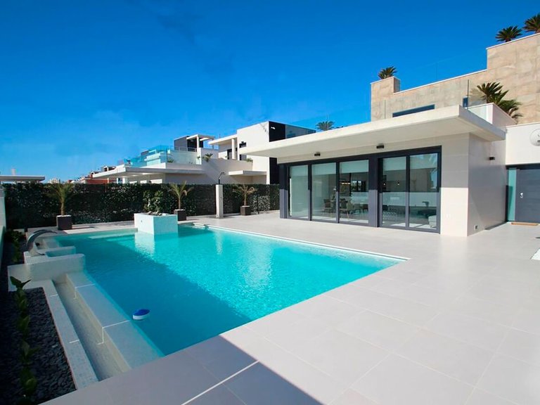 Villa for Sale in Orihuela Costa, Alicante 1
