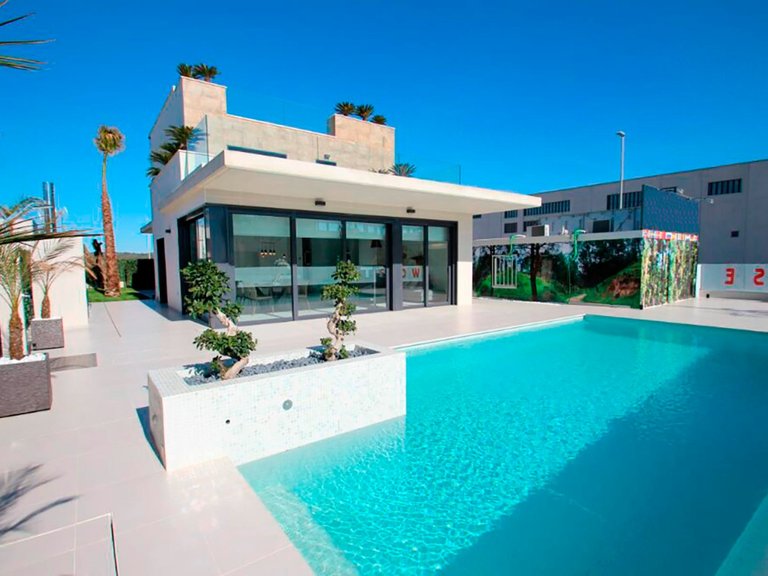 Villa for Sale in Orihuela Costa, Alicante 2