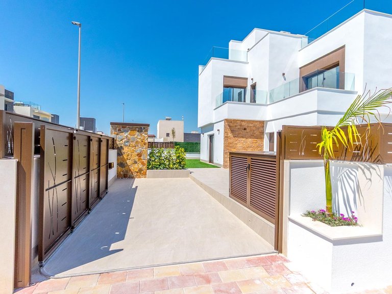 Villa for Sale in Benijofar, Alicante 25