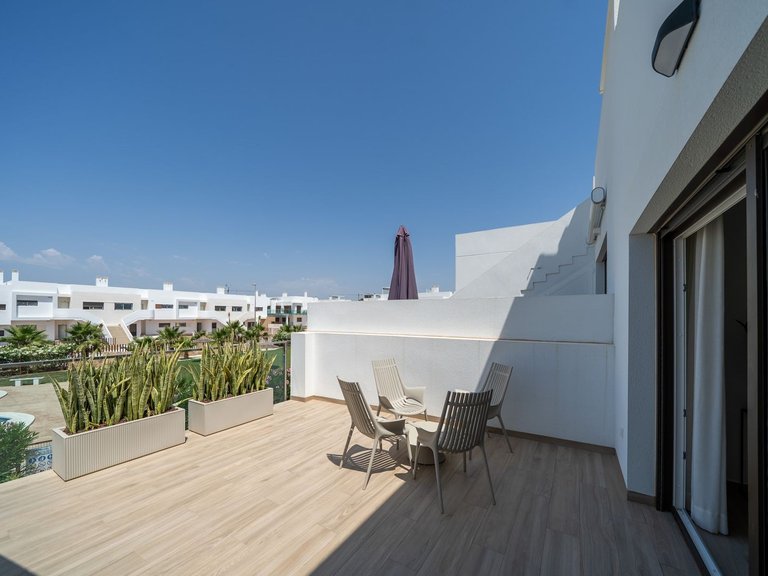 Villa for Sale in Los Montesinos, Alicante 16