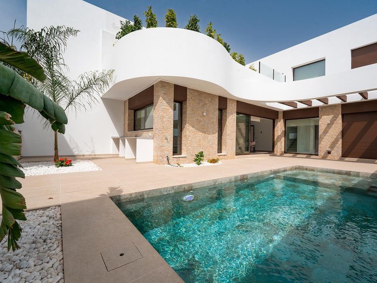 Villa for Sale in Heredades, Alicante 1