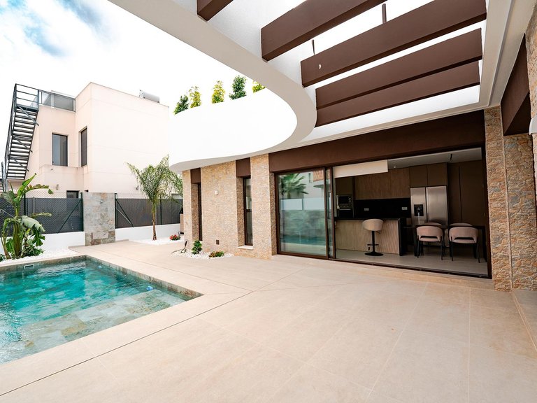 Villa for Sale in Heredades, Alicante 2