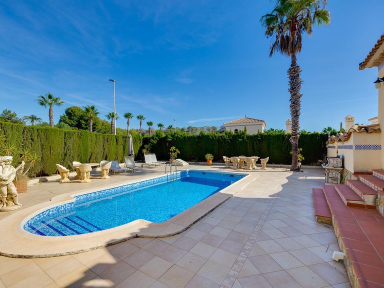 Villa for Sale in Costa Blanca Orihuela Costa, Alicante 2
