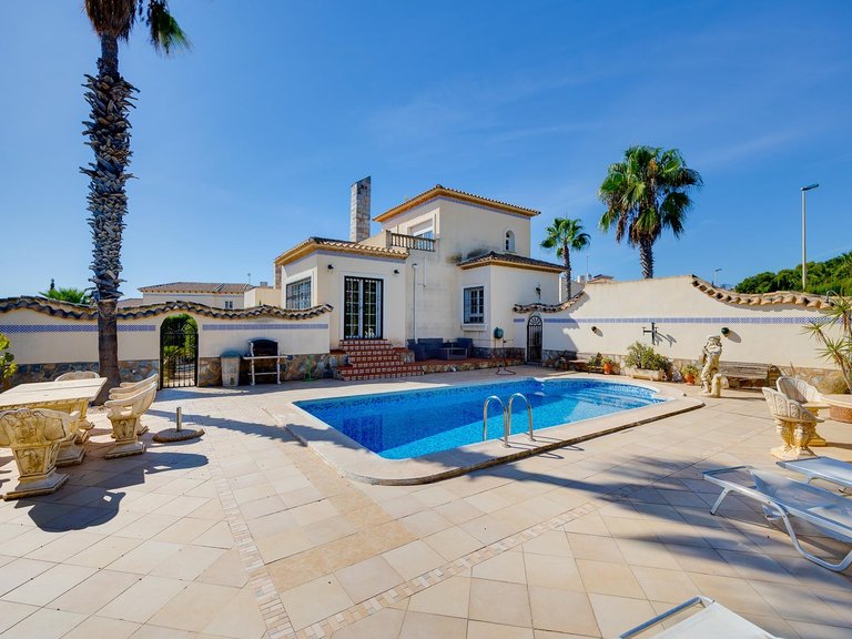 Villa for Sale in Costa Blanca Orihuela Costa, Alicante 1