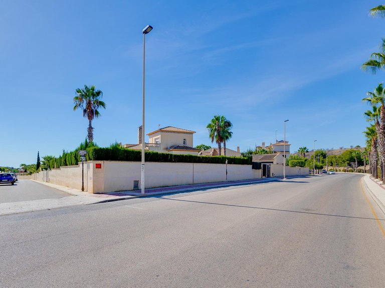Villa for Sale in Costa Blanca Orihuela Costa, Alicante 27