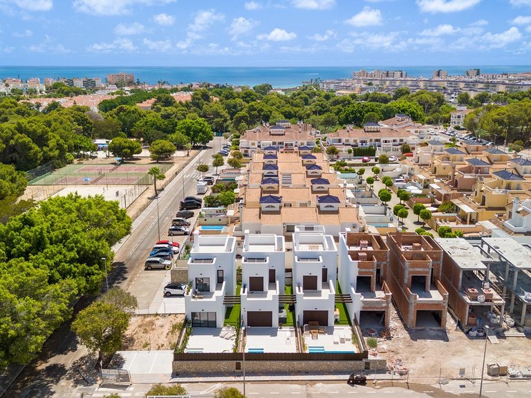 Villa for Sale in Pilar de la Horadada, Alicante 35