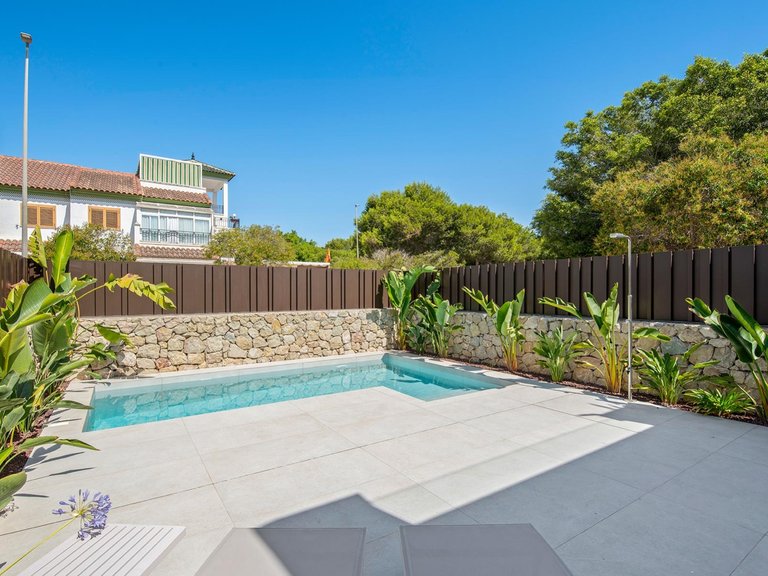 Villa for Sale in Pilar de la Horadada, Alicante 4