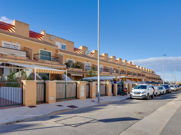Villa for Sale in Orihuela Costa, Alicante 32