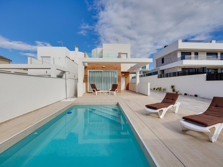 Villa for Sale in Torrevieja, Alicante 2