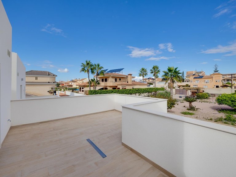 Villa for Sale in Torrevieja, Alicante 31