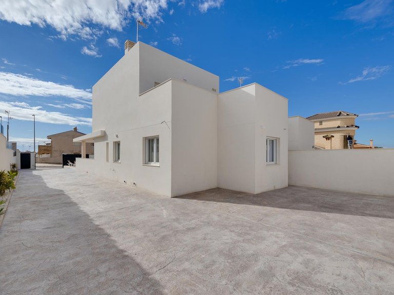 Villa for Sale in Torrevieja, Alicante 39