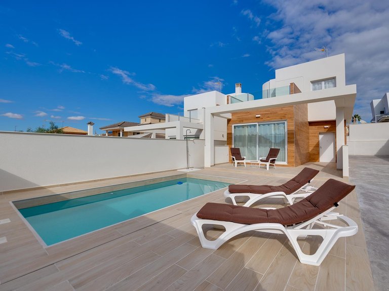Villa for Sale in Torrevieja, Alicante 3