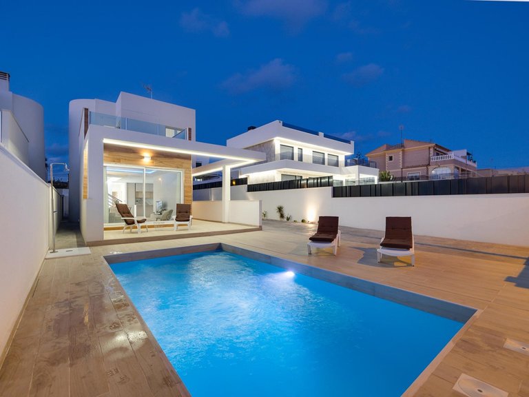 Villa for Sale in Torrevieja, Alicante 41