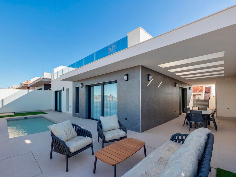 Villa for Sale in Torrevieja, Alicante 2