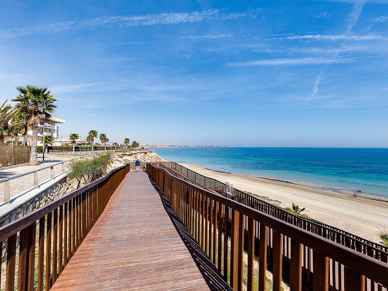 Villa for Sale in Pilar de la Horadada, Alicante 20