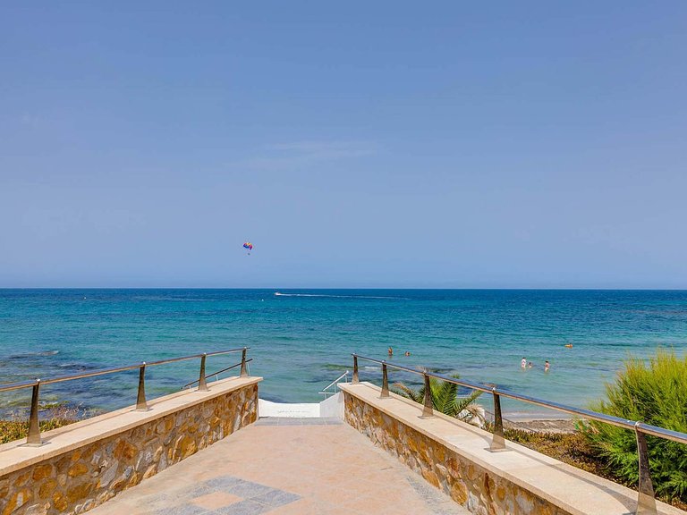 Villa for Sale in Pilar de la Horadada, Alicante 19