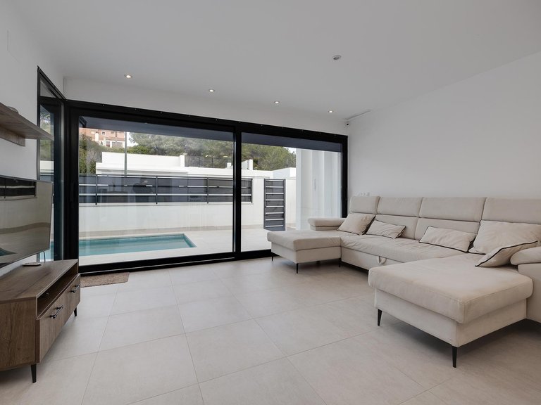 Villa for Sale in Pinar De Campoverde, Alicante 4