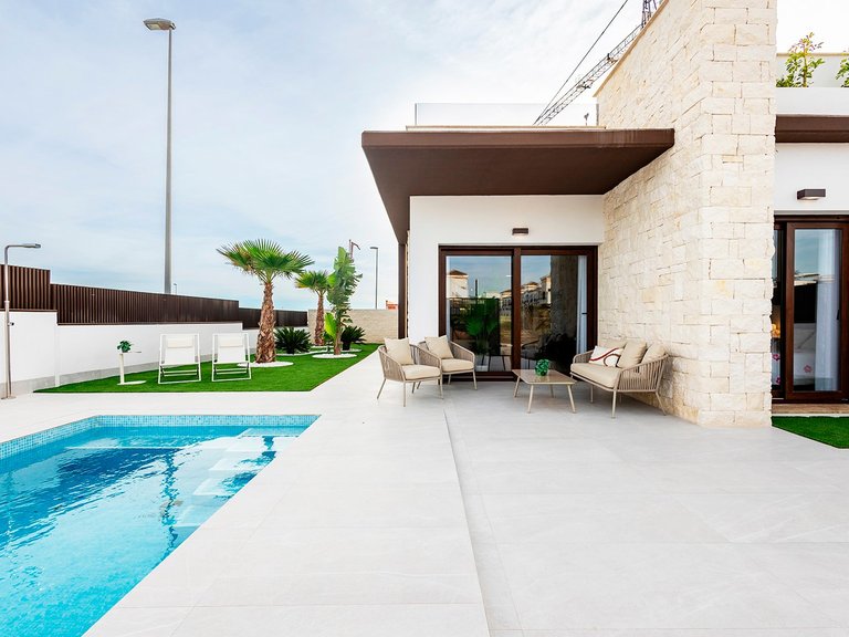 Villa for Sale in Los Montesinos, Alicante 1