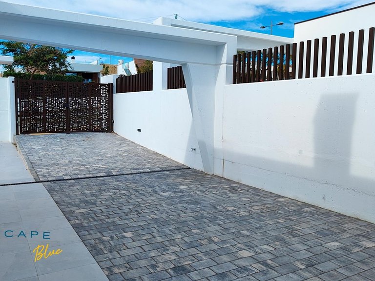Villa for Sale in Finestrat, Alicante 4