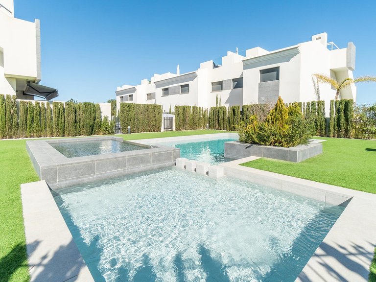 Villa for Sale in Torrevieja, Alicante 28