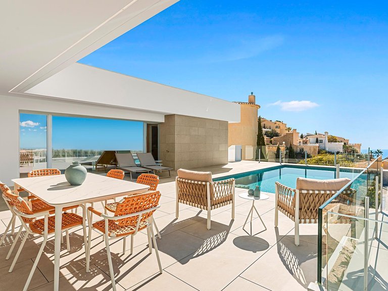 Villa for Sale in Benitatxell, Alicante 1