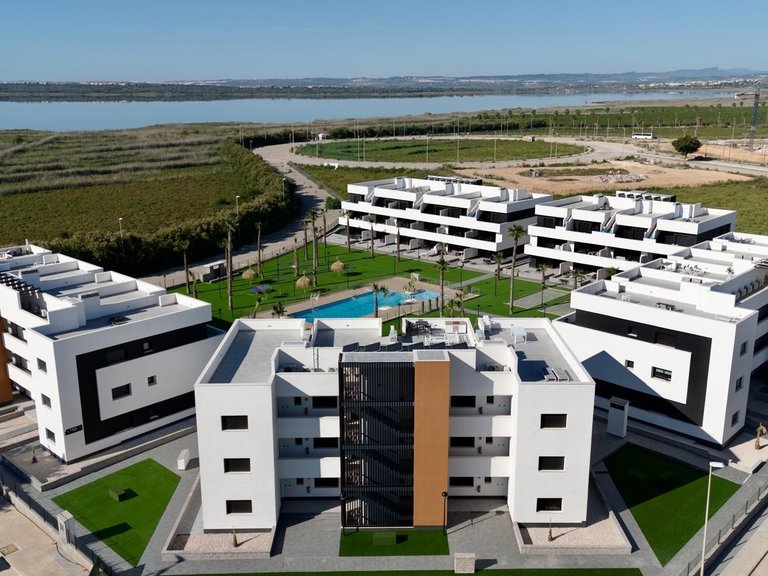 Apartment for Sale in Guardamar del Segura, Alicante 2