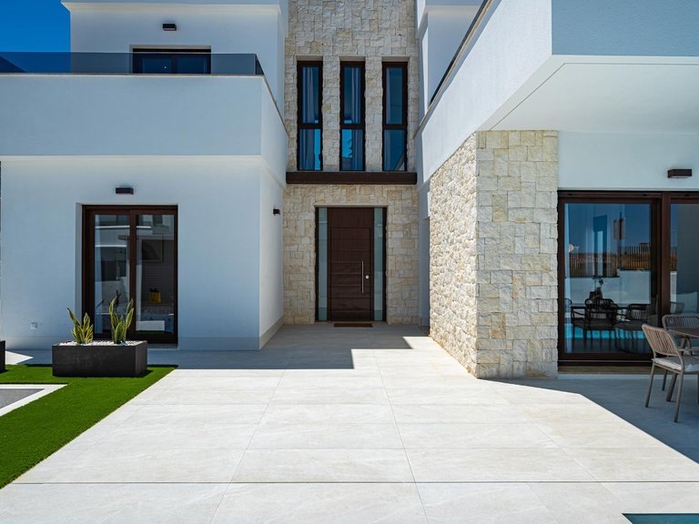 Villa for Sale in Los Montesinos, Alicante 30