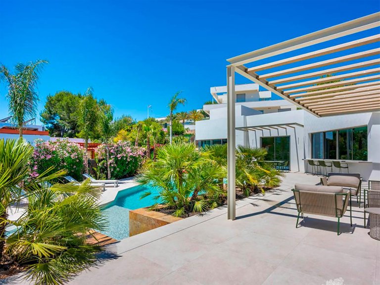 Villa for Sale in Orihuela Costa, Alicante 3