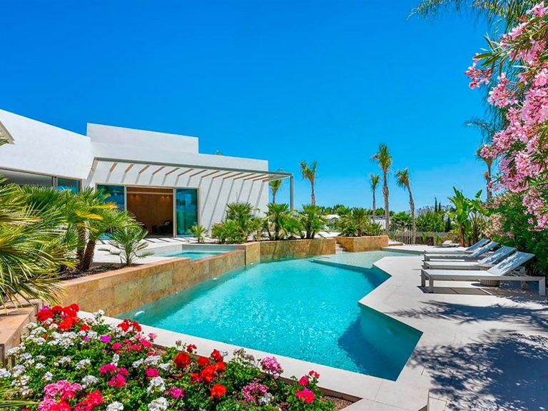 Villa for Sale in Orihuela Costa, Alicante 2