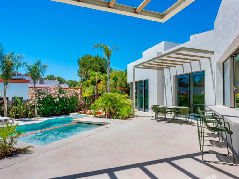Villa for Sale in Orihuela Costa, Alicante 4