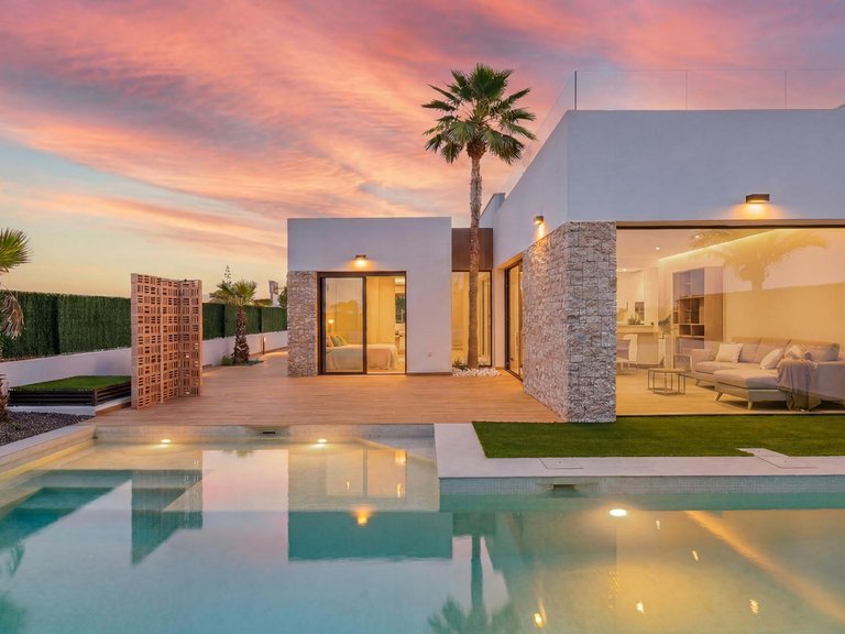 Villa for Sale in Los Alcazares, Costa Cálida 2
