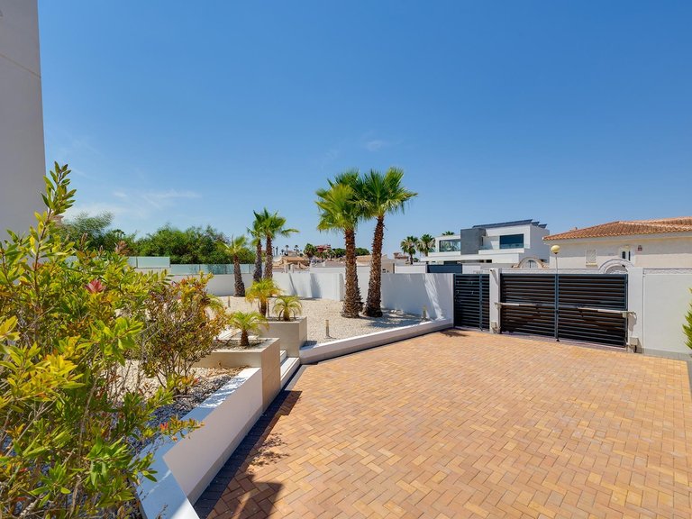 Villa for Sale in Ciudad Quesada, Alicante 28