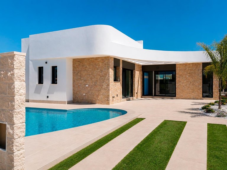 Villa for Sale in Los Montesinos, Alicante 1